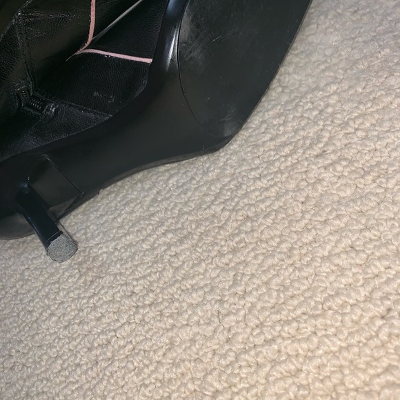 Nine West Black Boots with baby pink bow detail - Picture 2 of 5